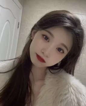 超级可爱嫩妹子