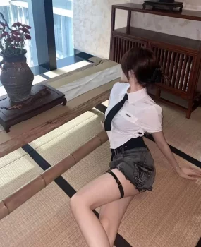 女装店翘臀小蛮腰淑女姐姐身体柔软高潮喷水