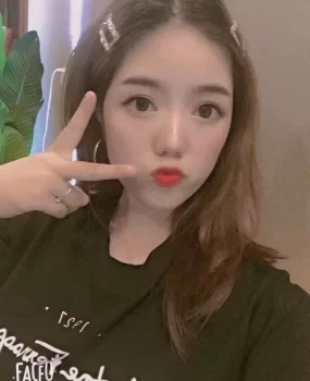 江苏无锡少妇瞒着老公在外面兼职，身材极品，可能是还没有生过孩子的原因逼好紧