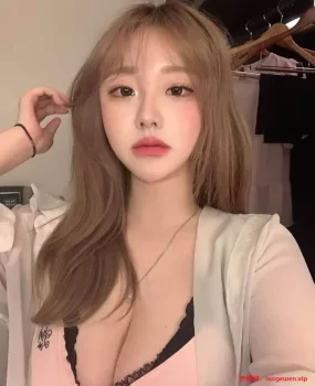 深圳黑丝美腿粉b水超多大奶熟女