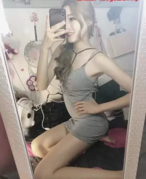 重庆兼职学生妹妹、活好水多 三点粉嫩 口爆深喉、制服诱惑内射  包爽！！